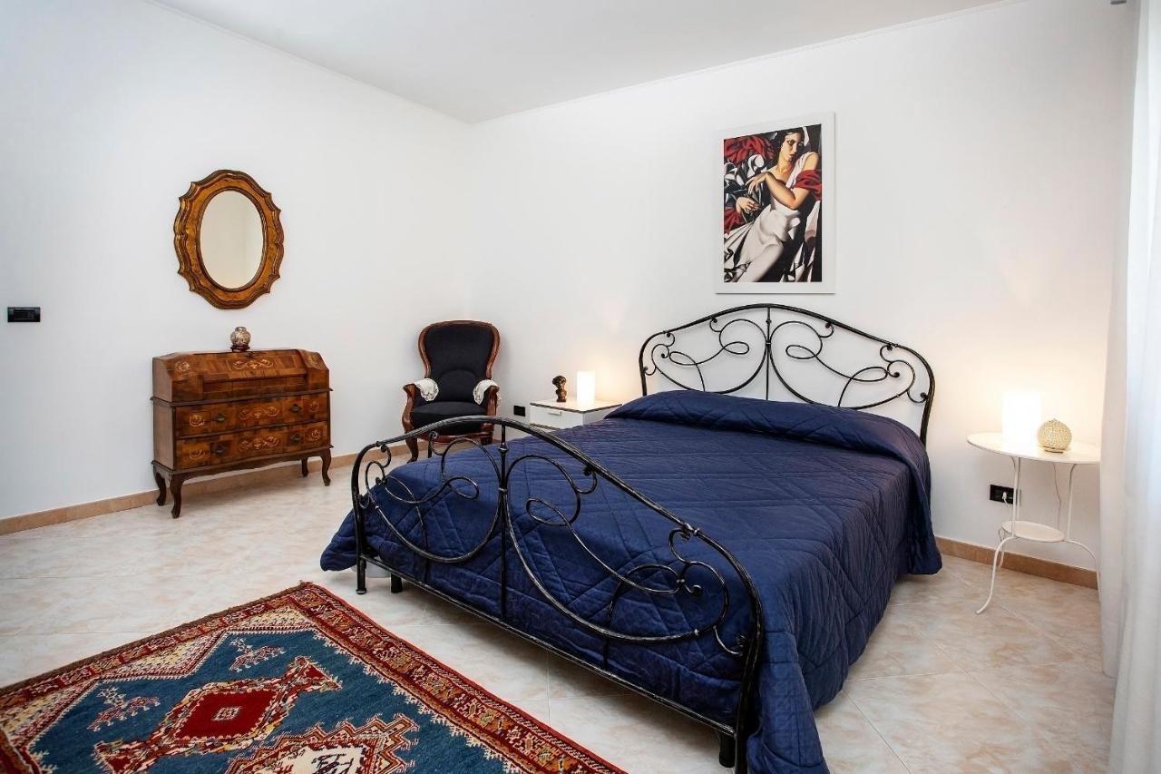 Villa Eva Crispiano Luaran gambar