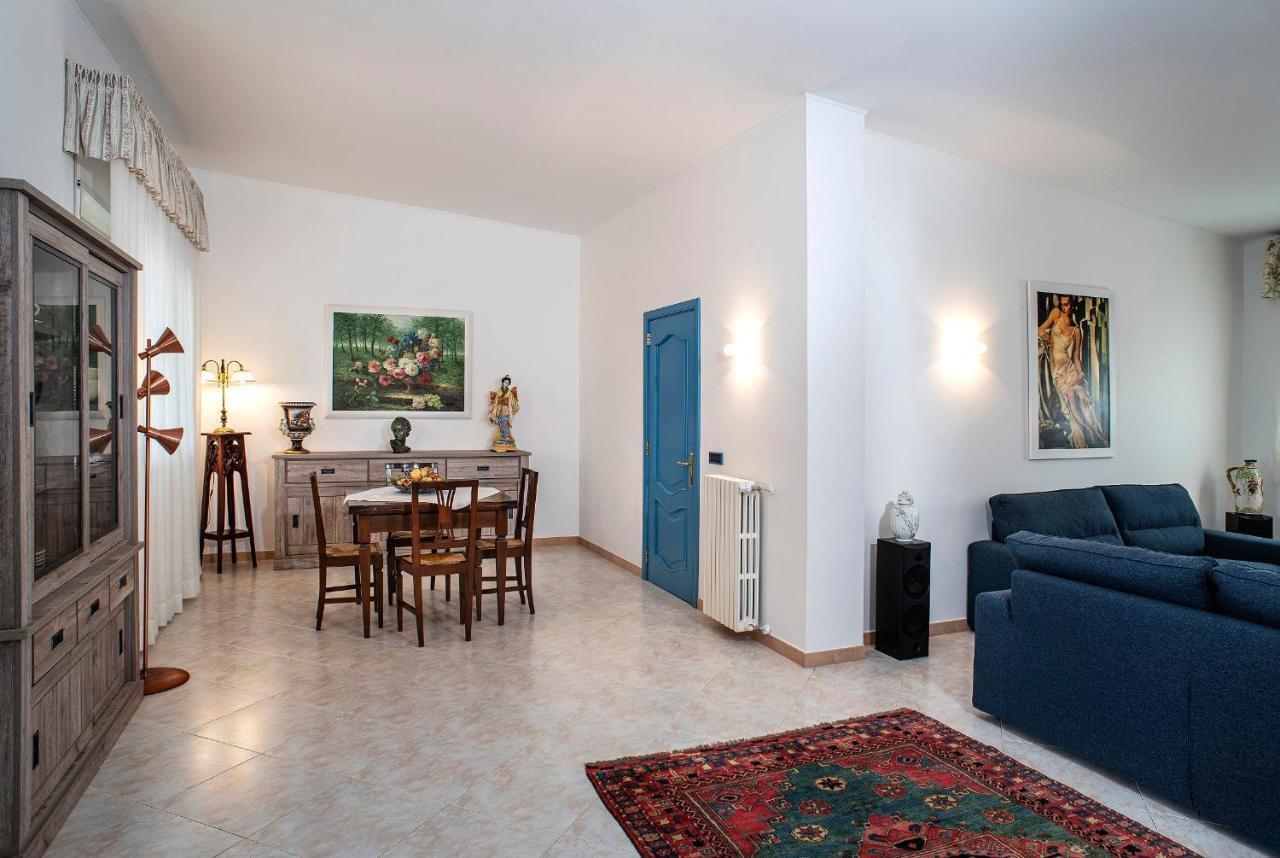 Villa Eva Crispiano Luaran gambar