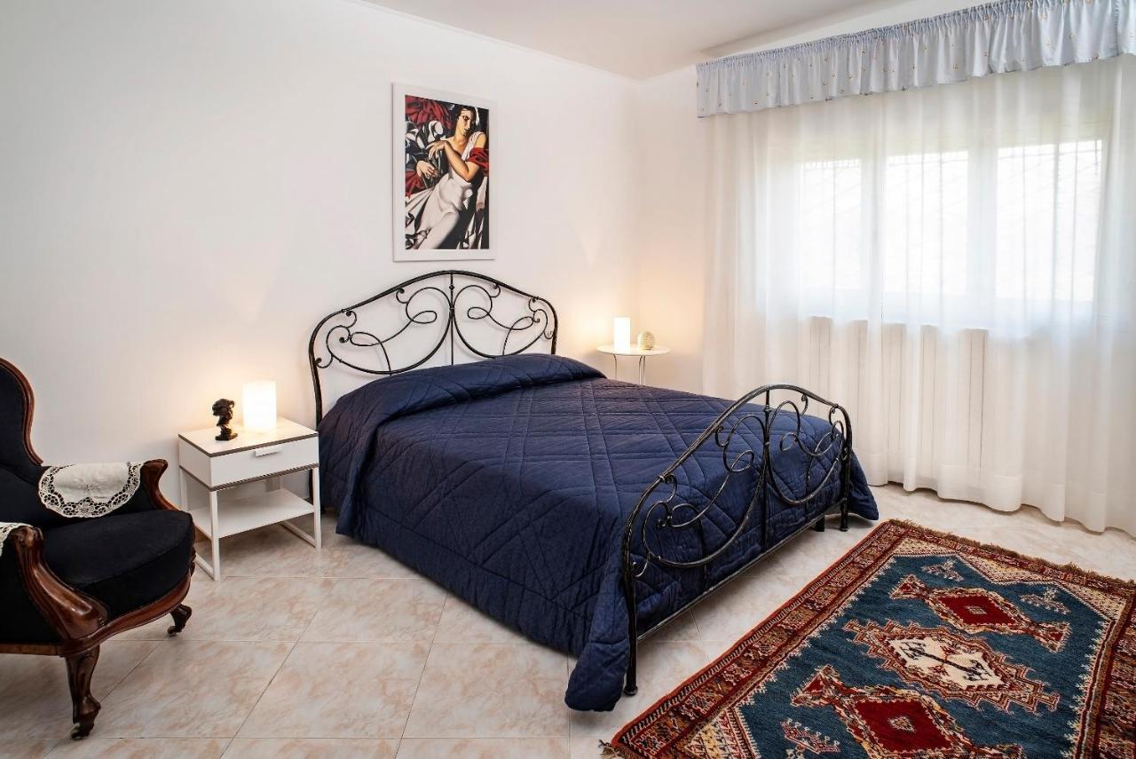 Villa Eva Crispiano Luaran gambar