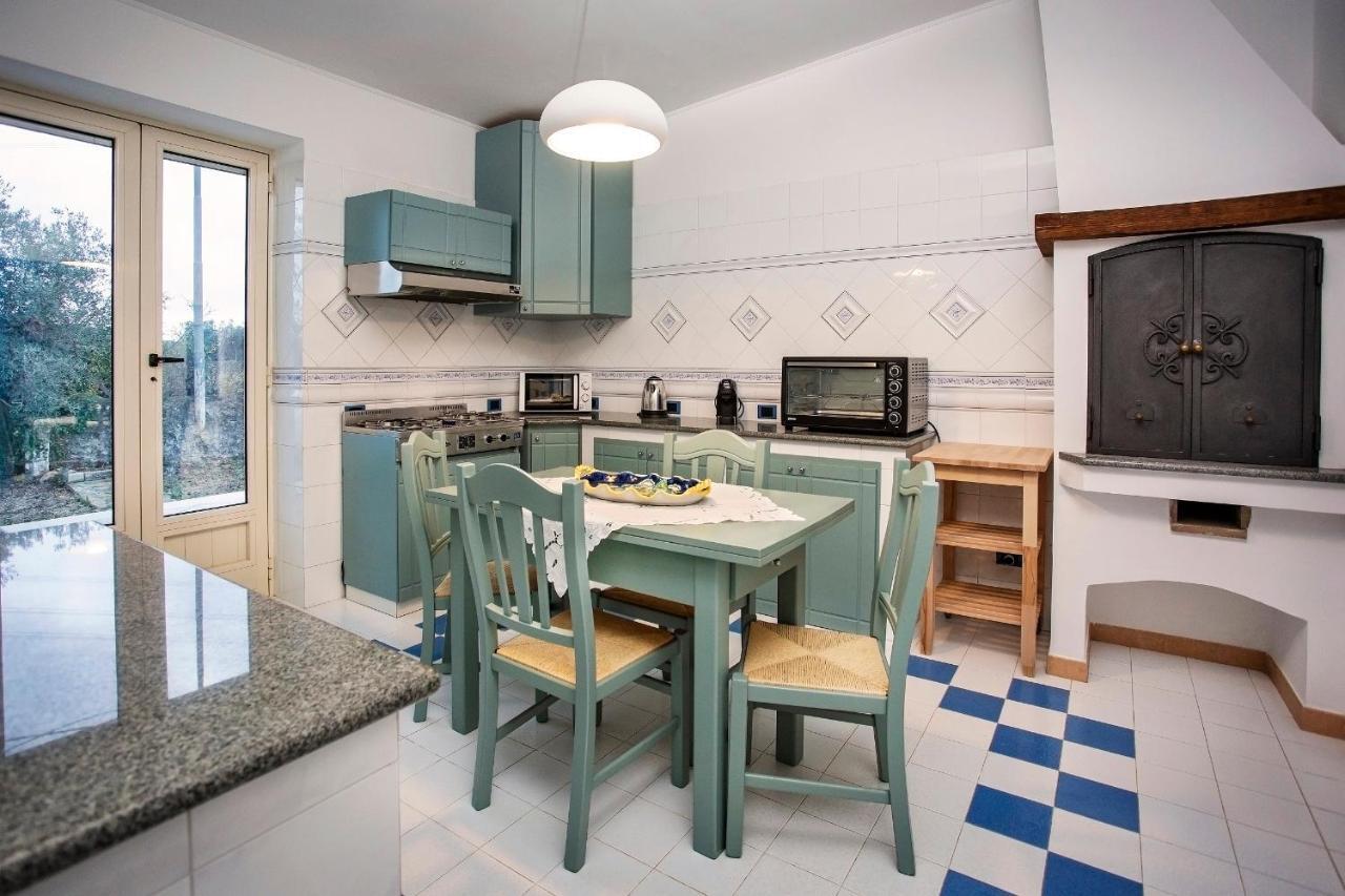 Villa Eva Crispiano Luaran gambar