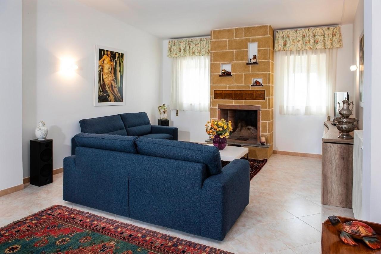 Villa Eva Crispiano Luaran gambar