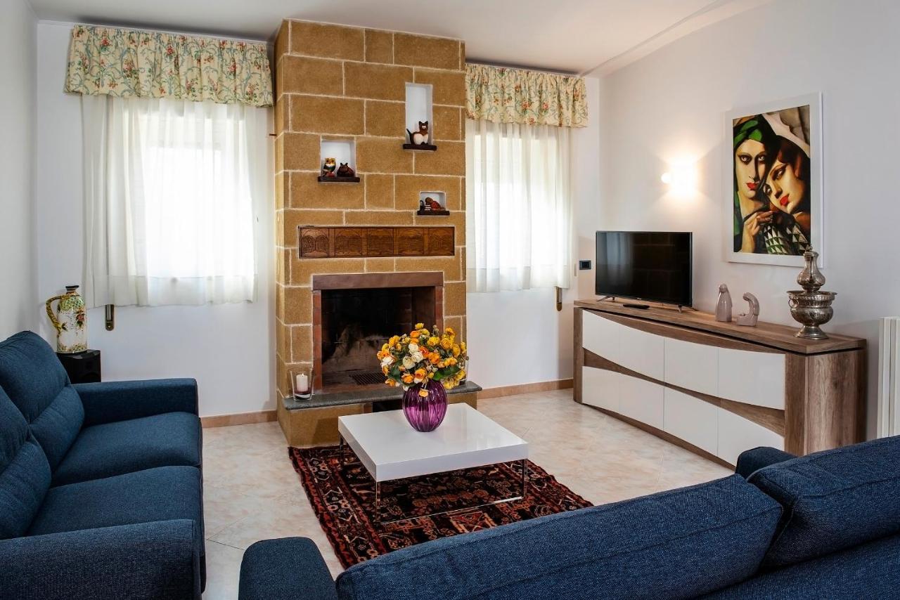 Villa Eva Crispiano Luaran gambar