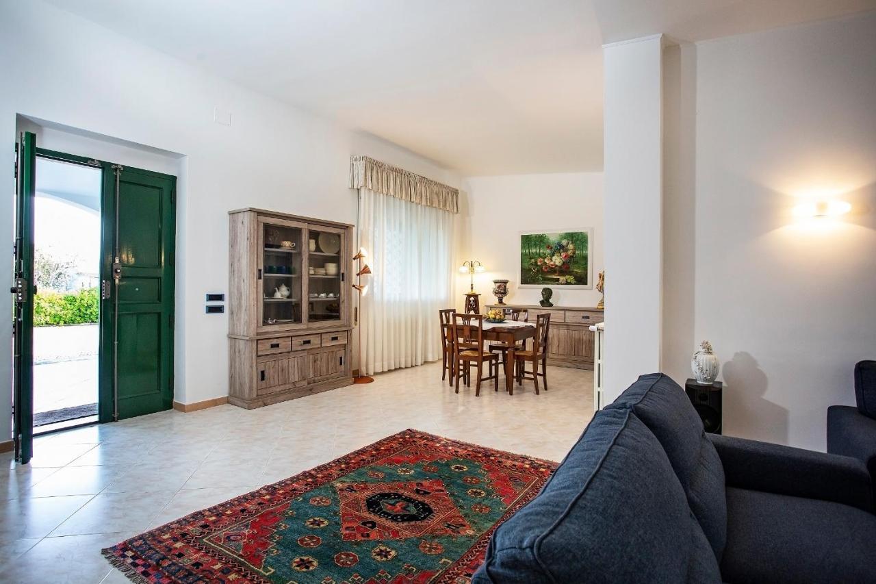 Villa Eva Crispiano Luaran gambar